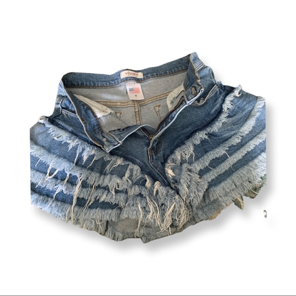 Ruffled Jean Shorts size: M - Picture 2 of 4